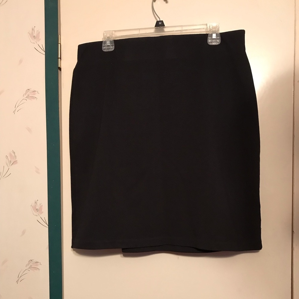 Black Ponte Pencil Skirt